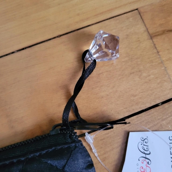 New With Tags Black Quilted Rhinestone Bride Clutch / Makeup Bag - Picture 3 of 6